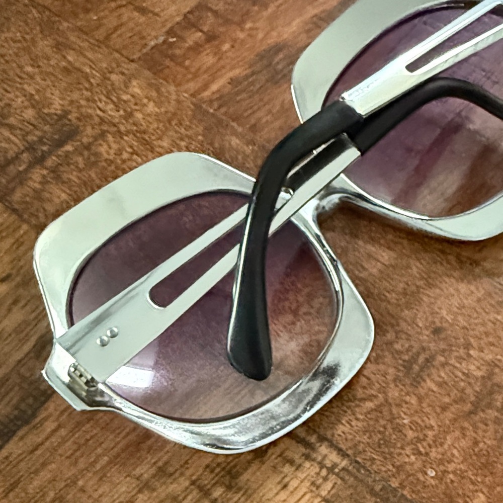 Vintage German plastic/metal Oversized Sunglasses with Purple Lenses chrome look - Picture 5 of 8